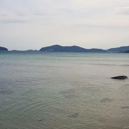 Apartment Sea Breeze *